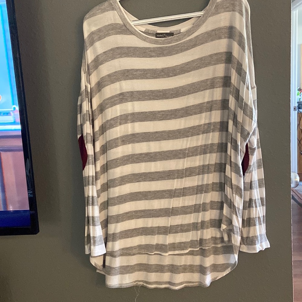 Soft oversized shirt with elbow patches